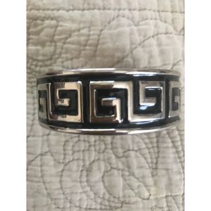 Black and Silver toned hinged Bangle